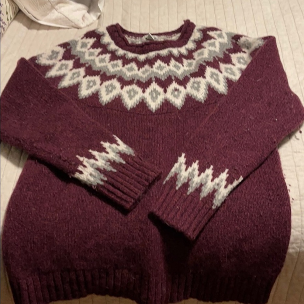 LLBeansweater Maroon colored with grey and white